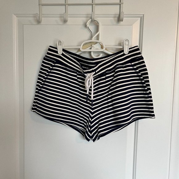Vineyard Vines Women's Size Small Navy & White Striped Shorts - Previously Worn - Picture 1 of 3